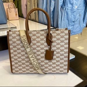 Michael Kors Large Mirella crossbody Tote